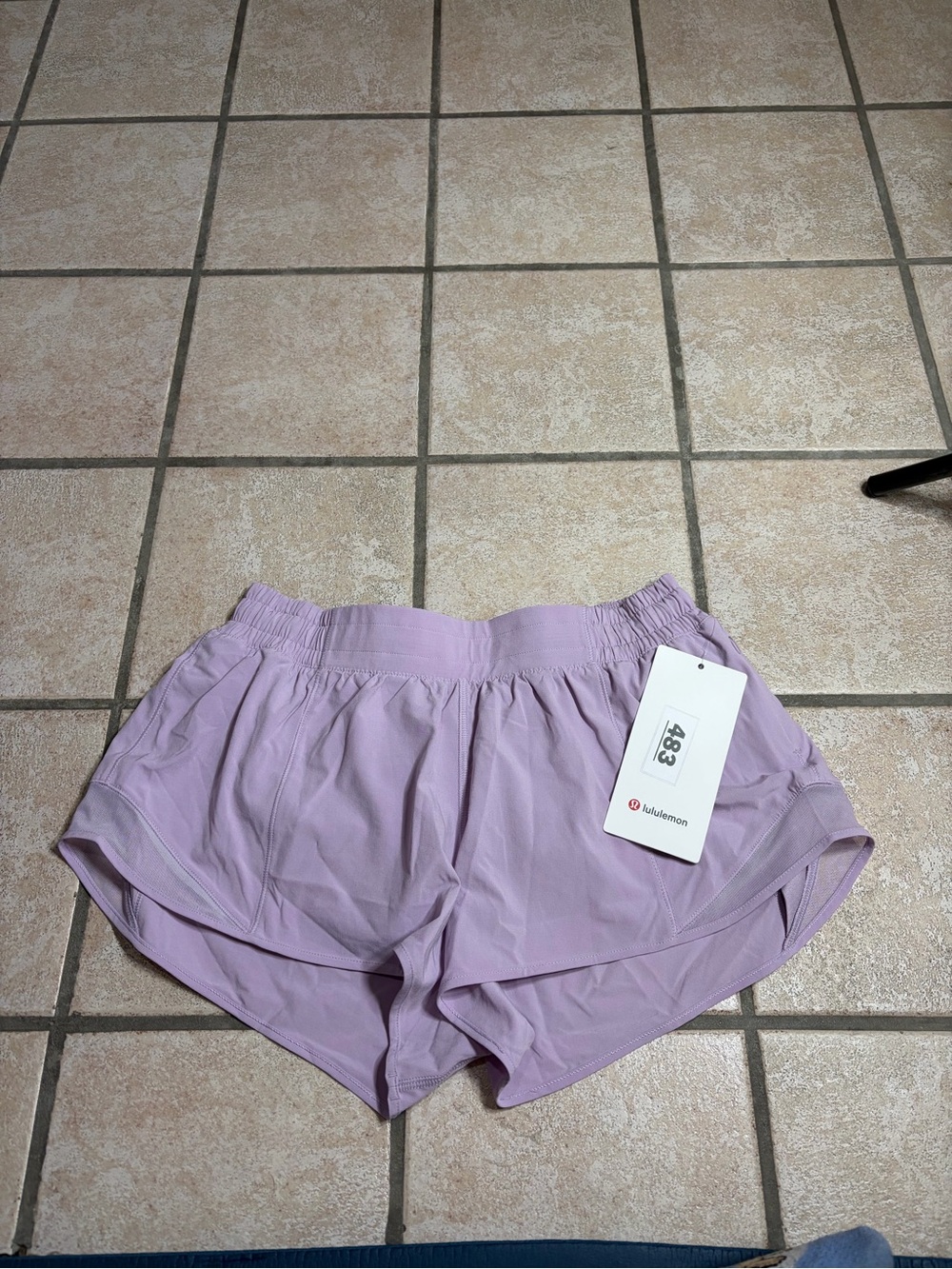 NWT Lululemon Hotty Hot Short *LR 2.5” (Lilac Play) Size 8 - Picture 3 of 8